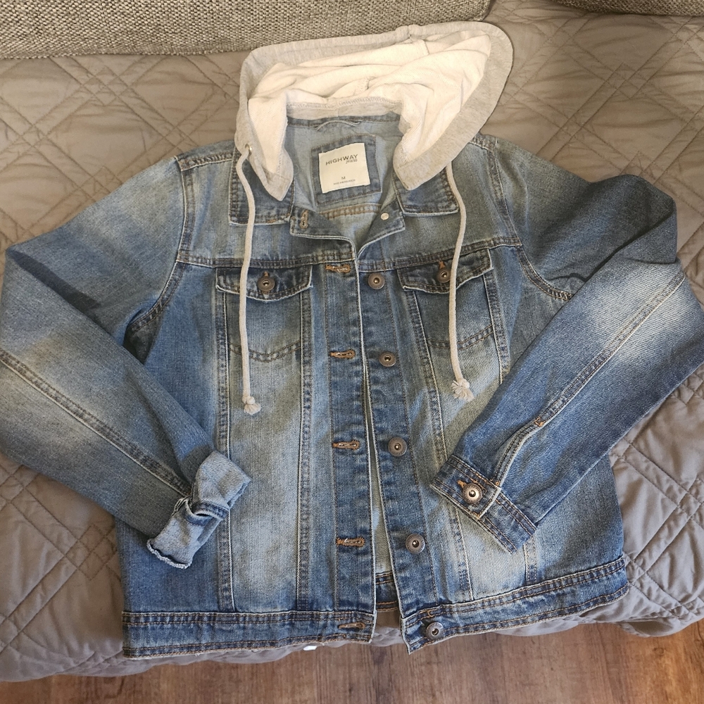 NEVER WORN - Stitch Fix Kids - Jean Jacket with removable hood - Sz M (Youth)
